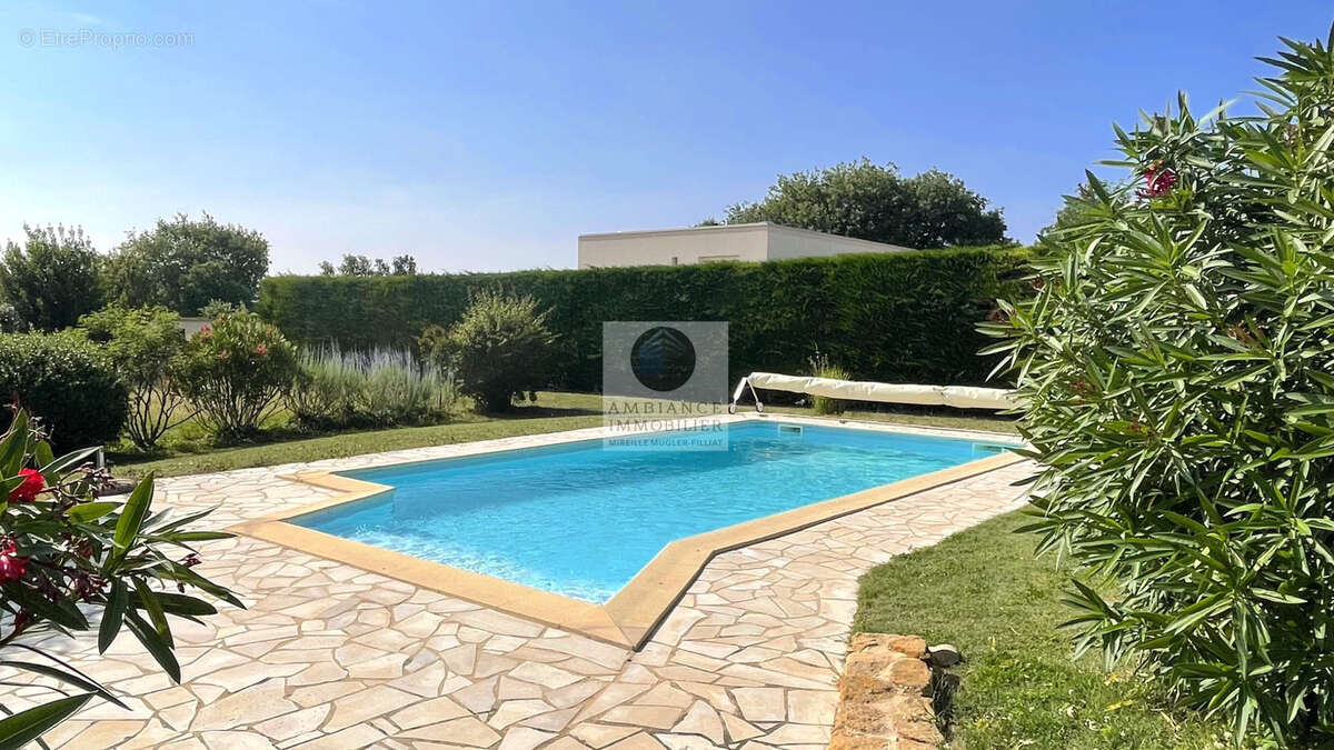 Maison à ETOILE-SUR-RHONE