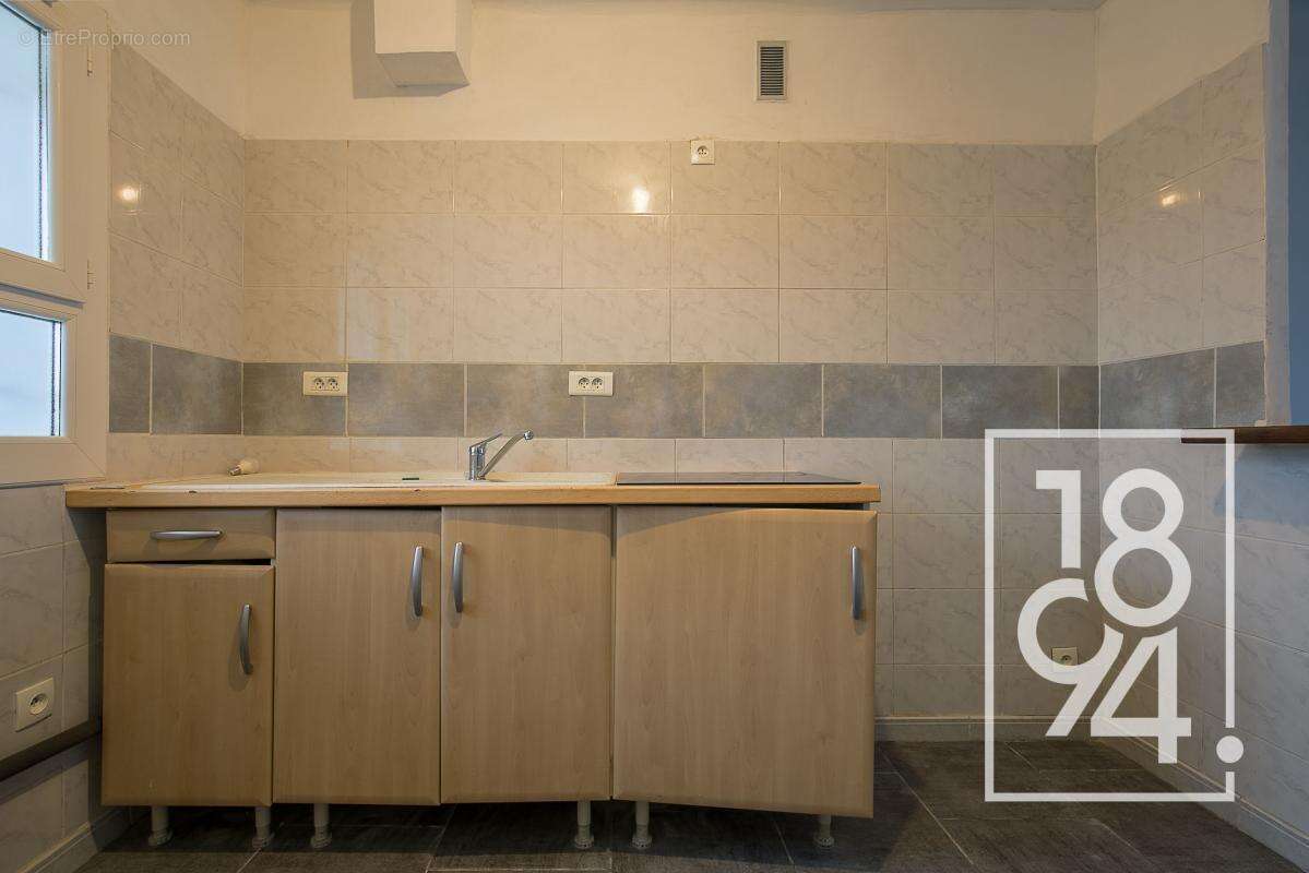 Appartement à MARSEILLE-4E