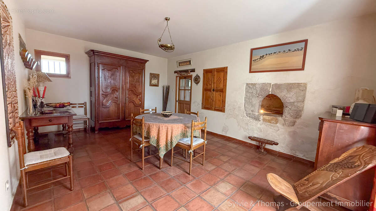 Maison à CADEROUSSE