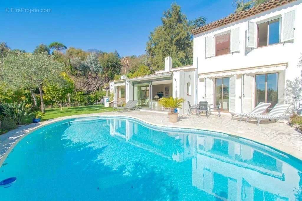 Maison à VILLENEUVE-LOUBET