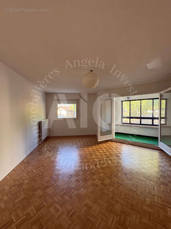 Appartement T3 de 74 m2 lumineux avec jardin d'hiver/véranda Lyon 3 - photo 3