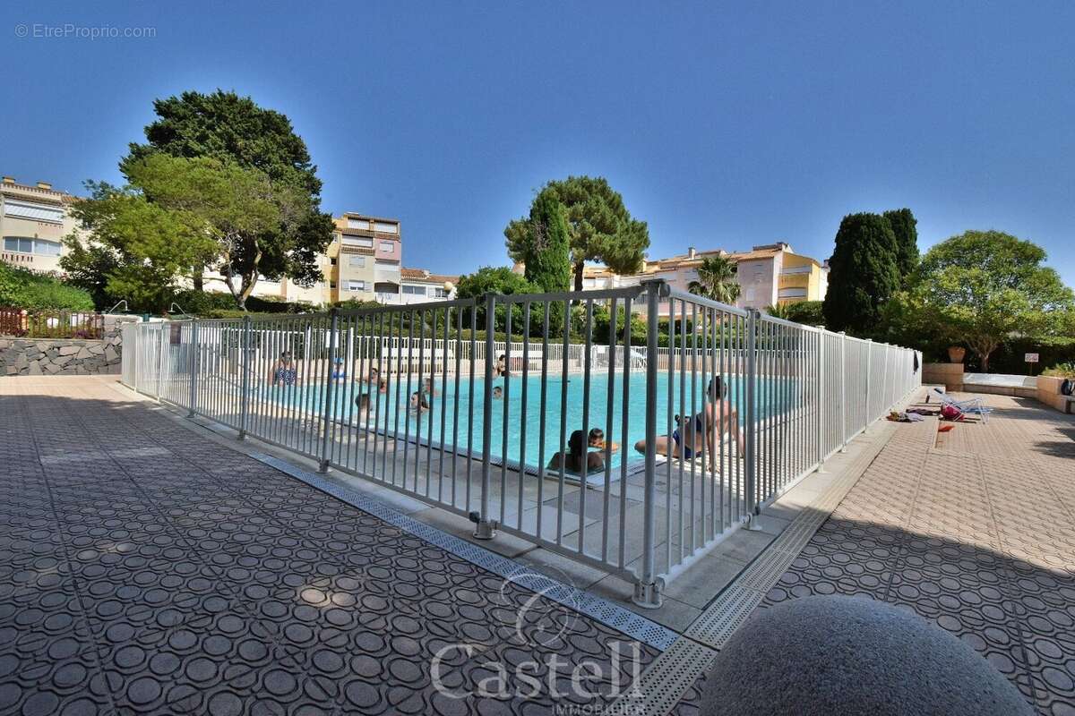 Magnifique appartement rénové en rez de jardin, à quelques pas du port.... - photo 16