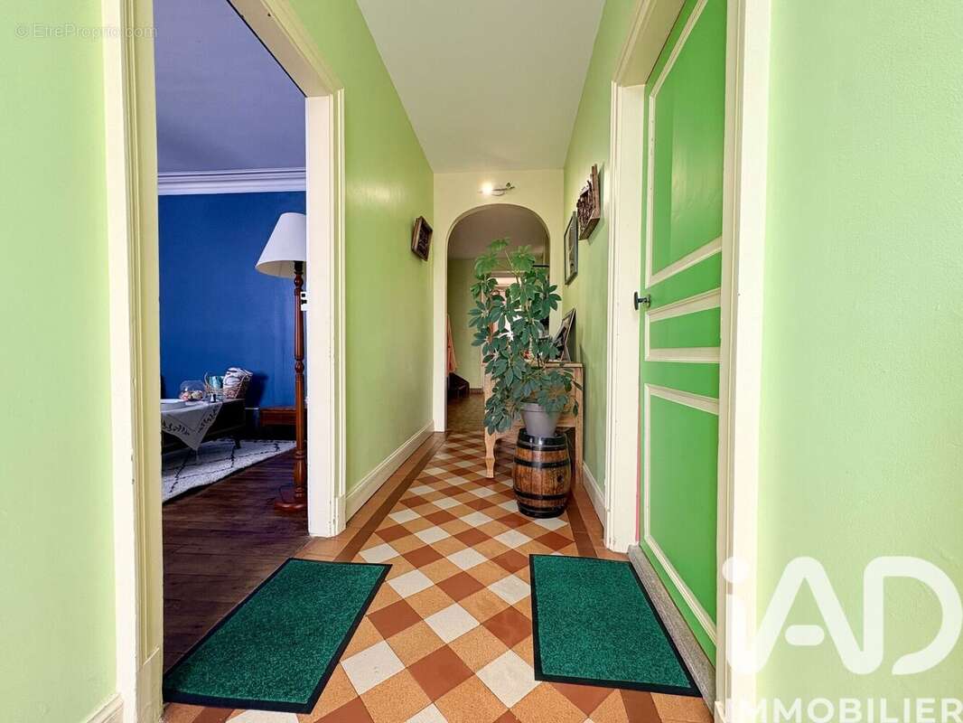 Maison 158 m² à Urciers  - photo 4