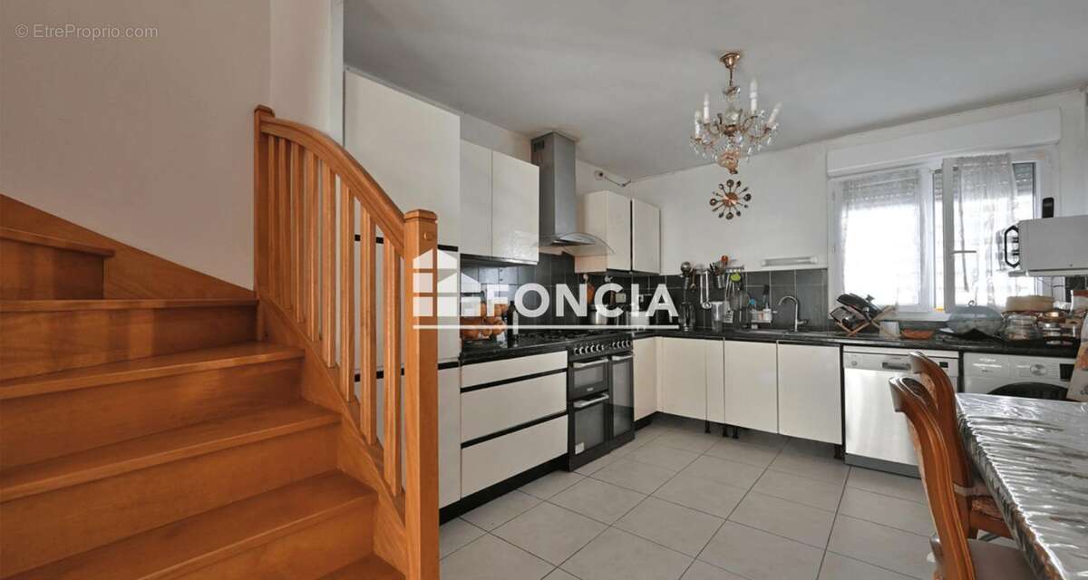 RARE : Villa de standing F5 à Port-Marianne avec jardin et 2 garages - photo 7