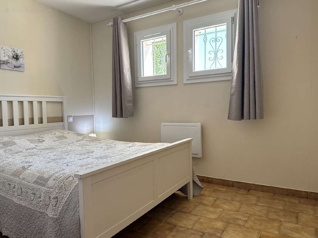 Maison 235 m² à Beaucaire  - photo 7