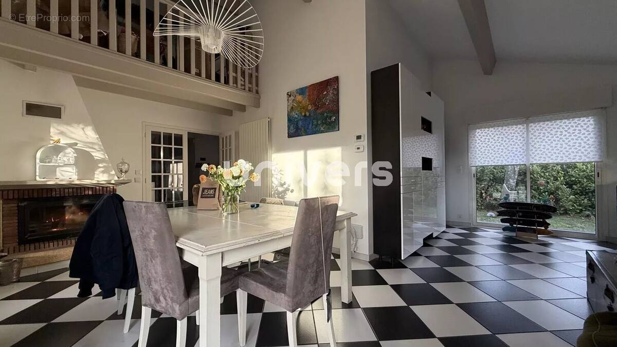 Maison à BOURG-LES-VALENCE