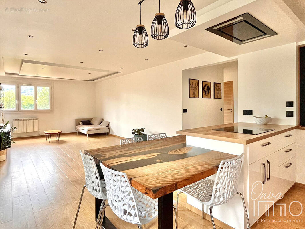 Appartement à FONTAINES-SUR-SAONE