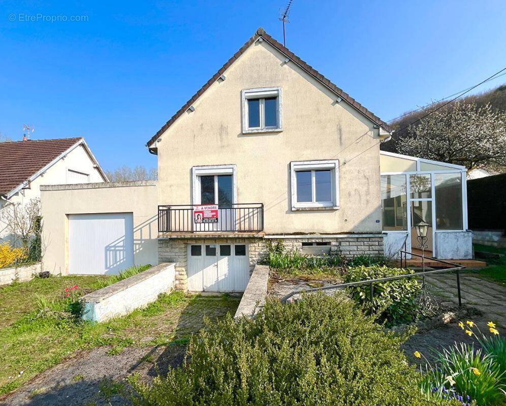 Maison  4 pièce(s) 113 m2 + 102 m²  + Garages et Sous-sol - photo 1