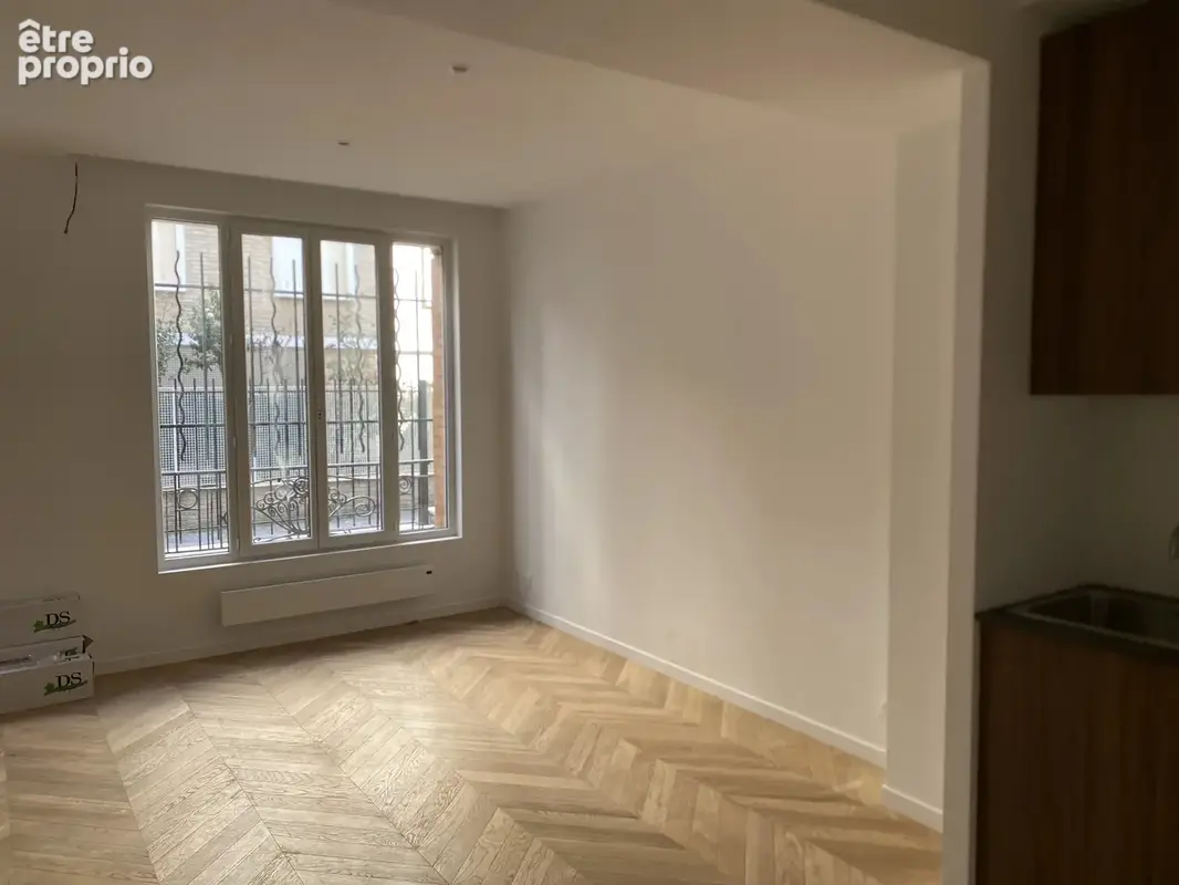Paris XVIIIᵉ – Appartement 2 pièces 46 m² - photo 2