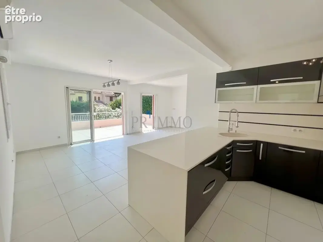 Maison Centre Ville Fréjus, 2 chambres, avec grand garage - photo 3