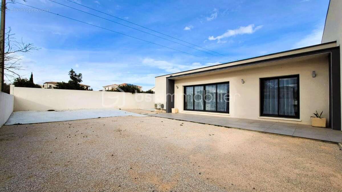 *** nouveaute- villa comtemporaine meublée- 100m²- plain pied- 3 chambres- garage- jardin- vue *** - photo 3