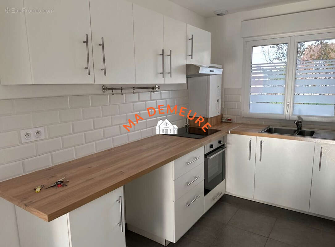 Maison à NEUVILLE-EN-FERRAIN