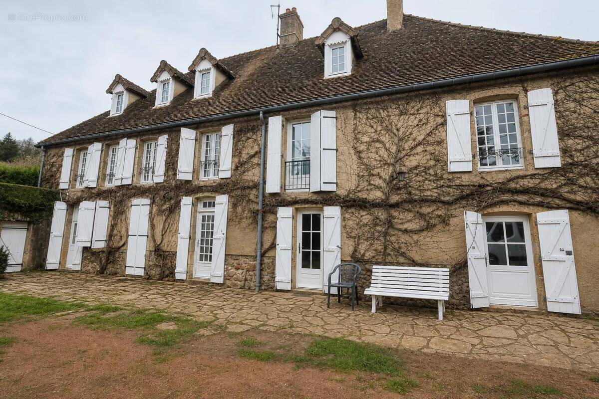 Maison à LUCENAY-L'EVEQUE