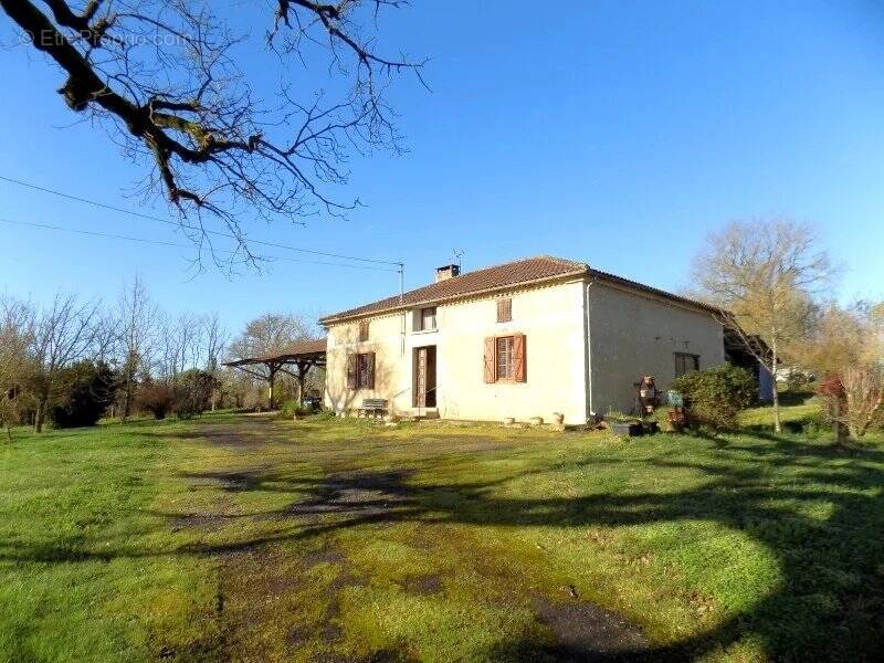 Maison à SEISSAN
