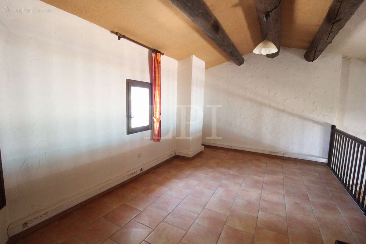 Maison à SAINT-SATURNIN-LES-APT