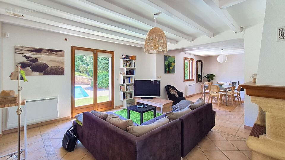 Maison à AUBAIS