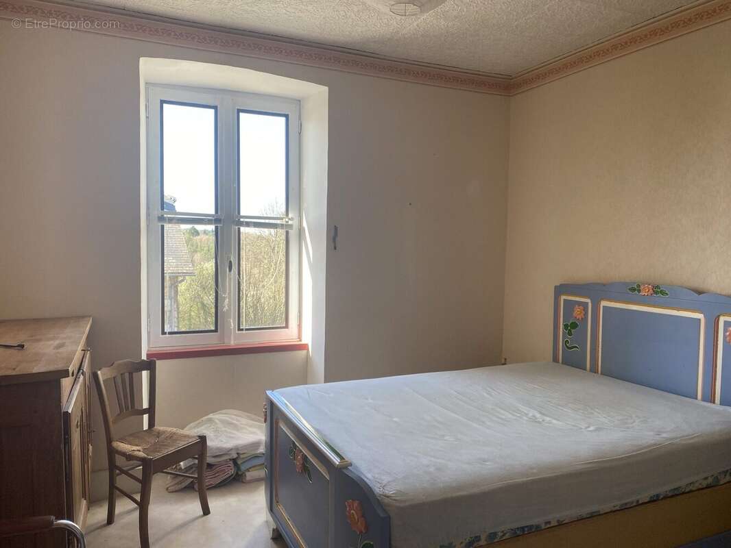 Maison à PEROLS-SUR-VEZERE