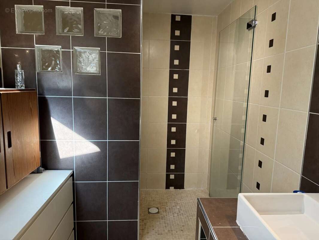 Appartement à VENELLES