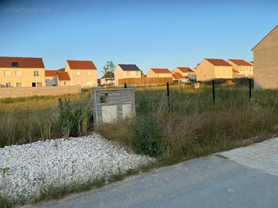 Terrain à CUISY