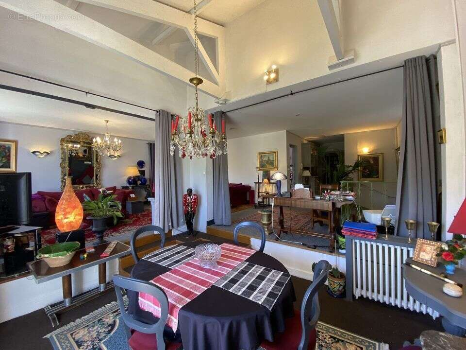 Commerce à CAZAUBON