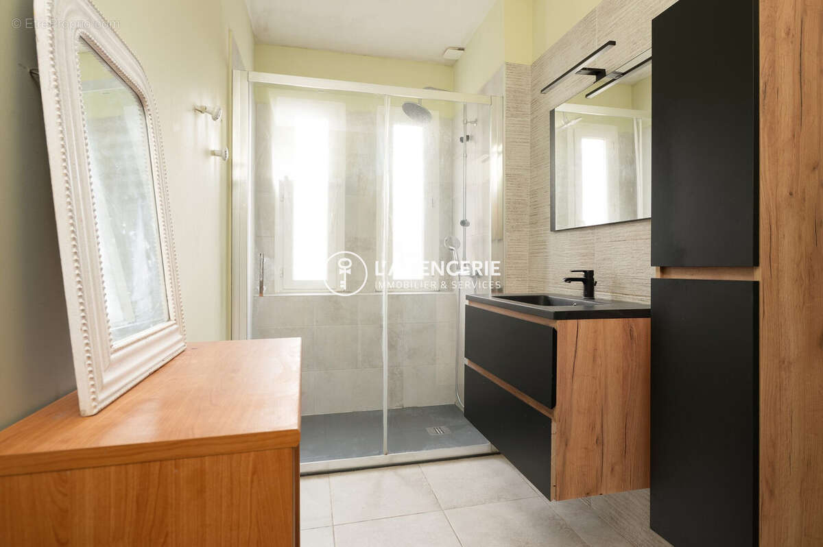 Maison à SAINT-JUERY