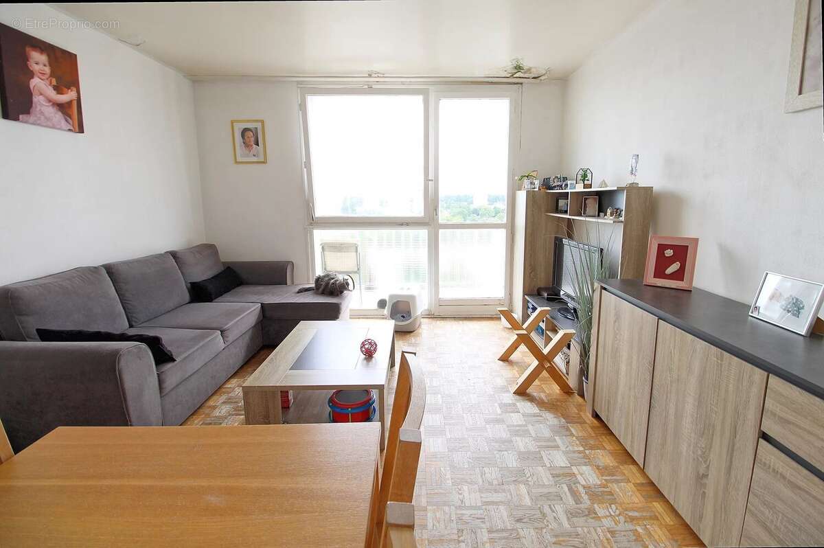 Appartement à SAINT-ETIENNE-DU-ROUVRAY