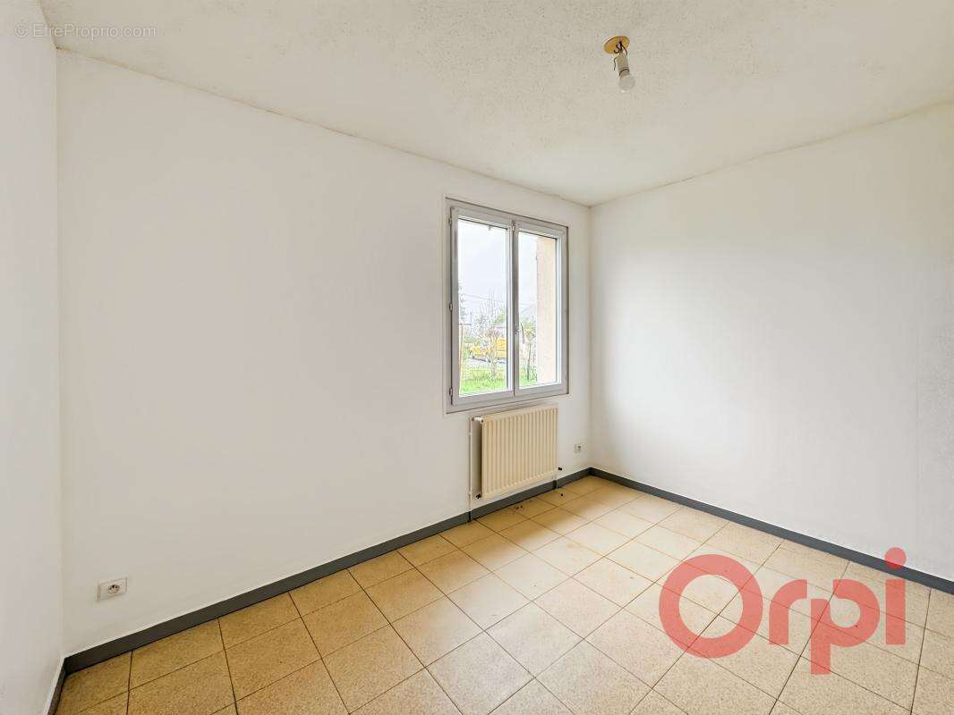 Maison à CHEZAL-BENOIT