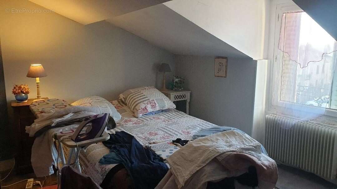 Maison à SAINT-LEONARD-DE-NOBLAT