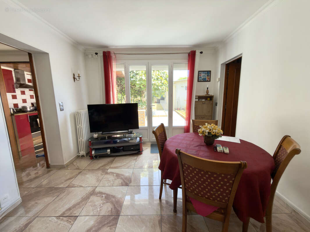 Appartement 62 m² à La Courneuve  - photo 3