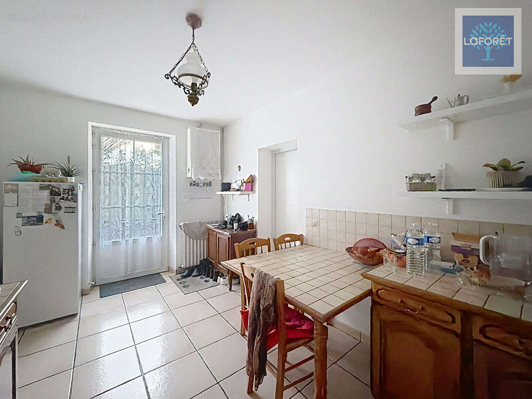 Maison à MONTLIEU-LA-GARDE