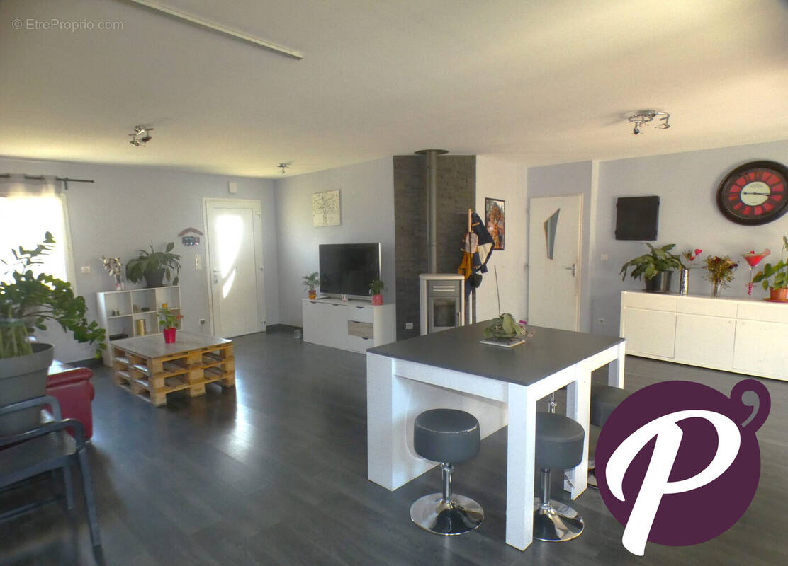 Maison 130 m² à Cours-De-Pile  - photo 3