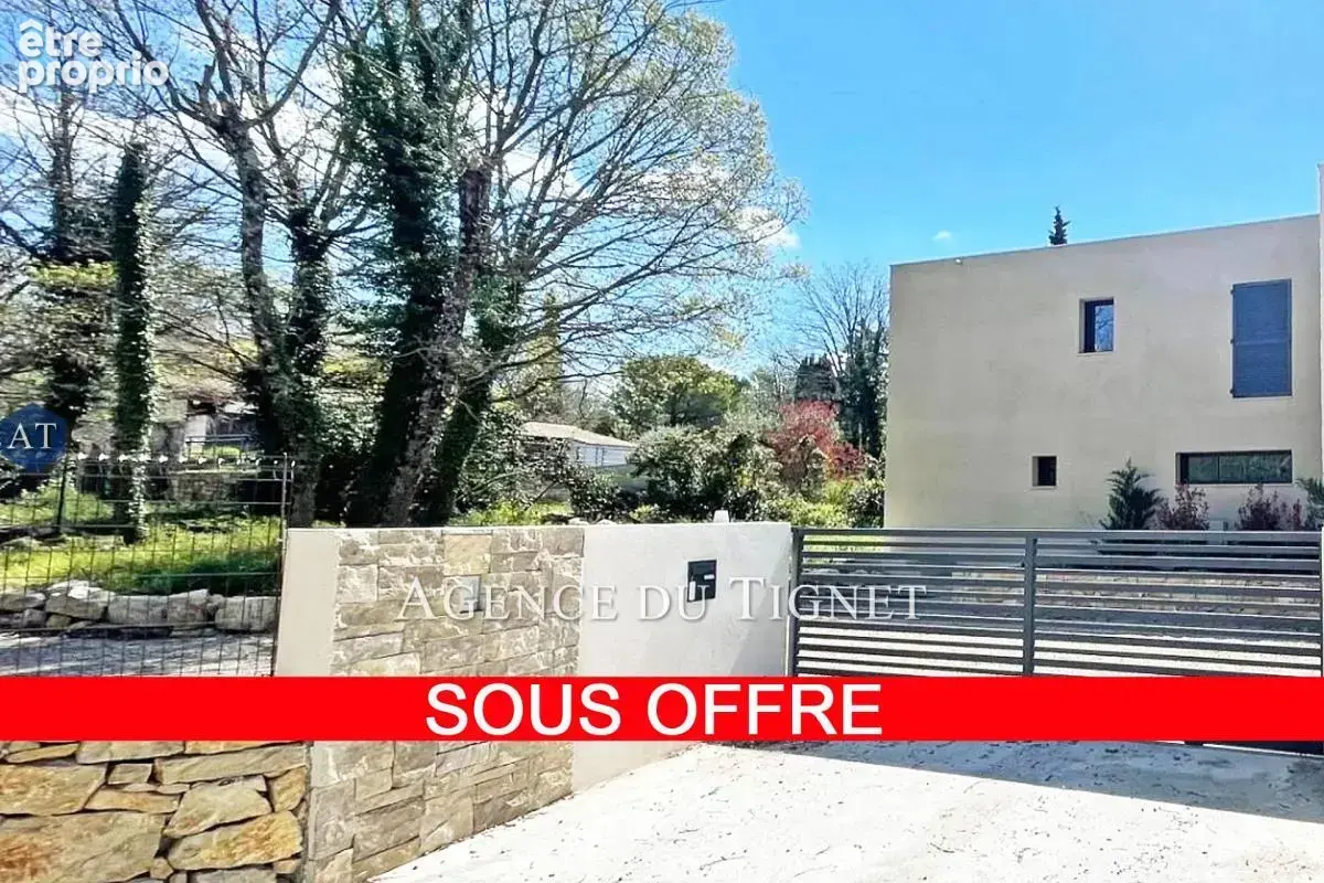 Maison à SAINT-CEZAIRE-SUR-SIAGNE