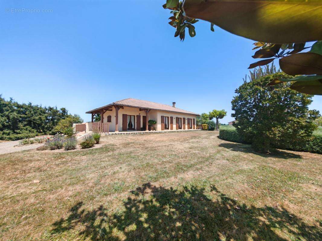 Maison de 145 m² en parfait état avec sous-sol intégral - 5 min de Riscle - photo 14