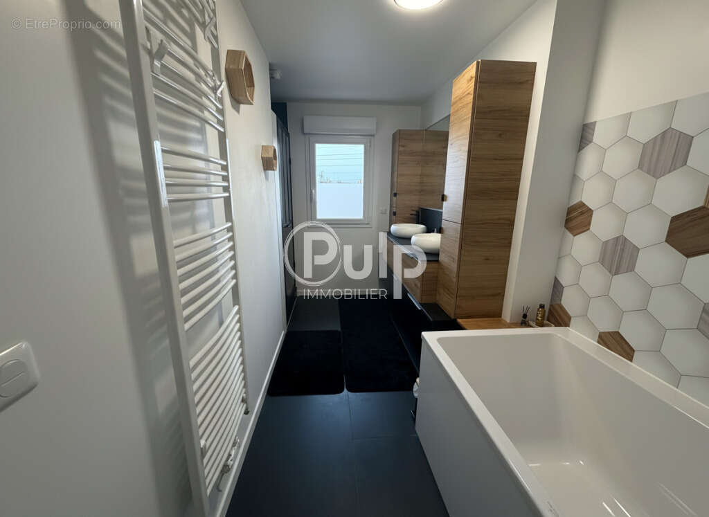 Maison à OSTRICOURT