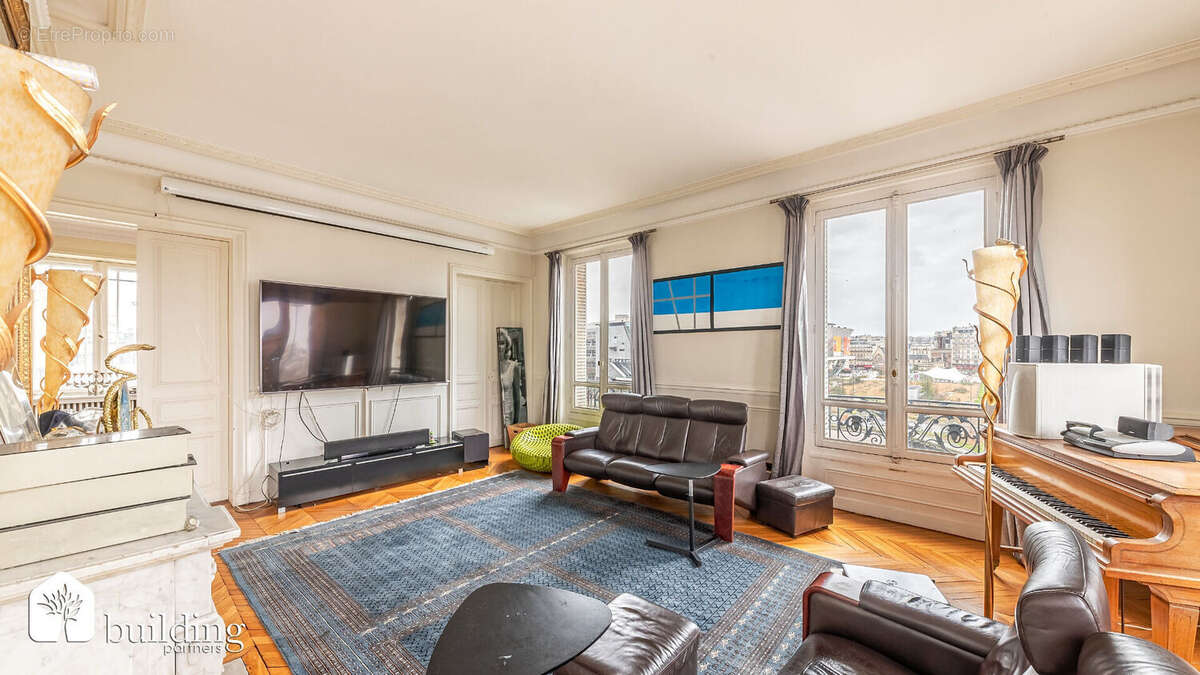 Appartement à NEUILLY-SUR-SEINE