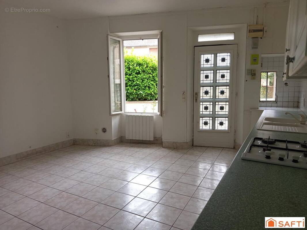 Photo 1 - Maison à VEAUGUES