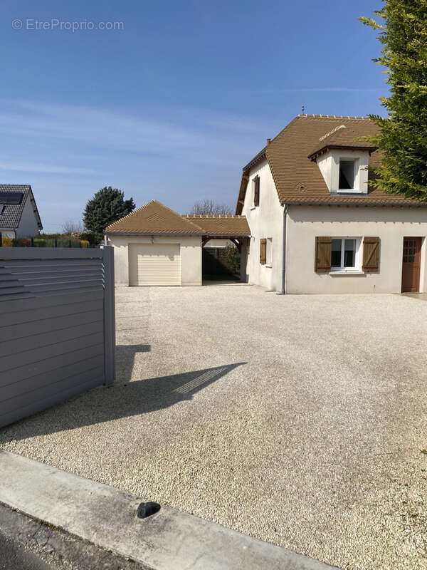 Maison à ROSIERES-PRES-TROYES