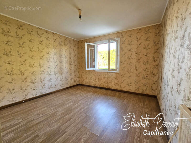 Maison à URT