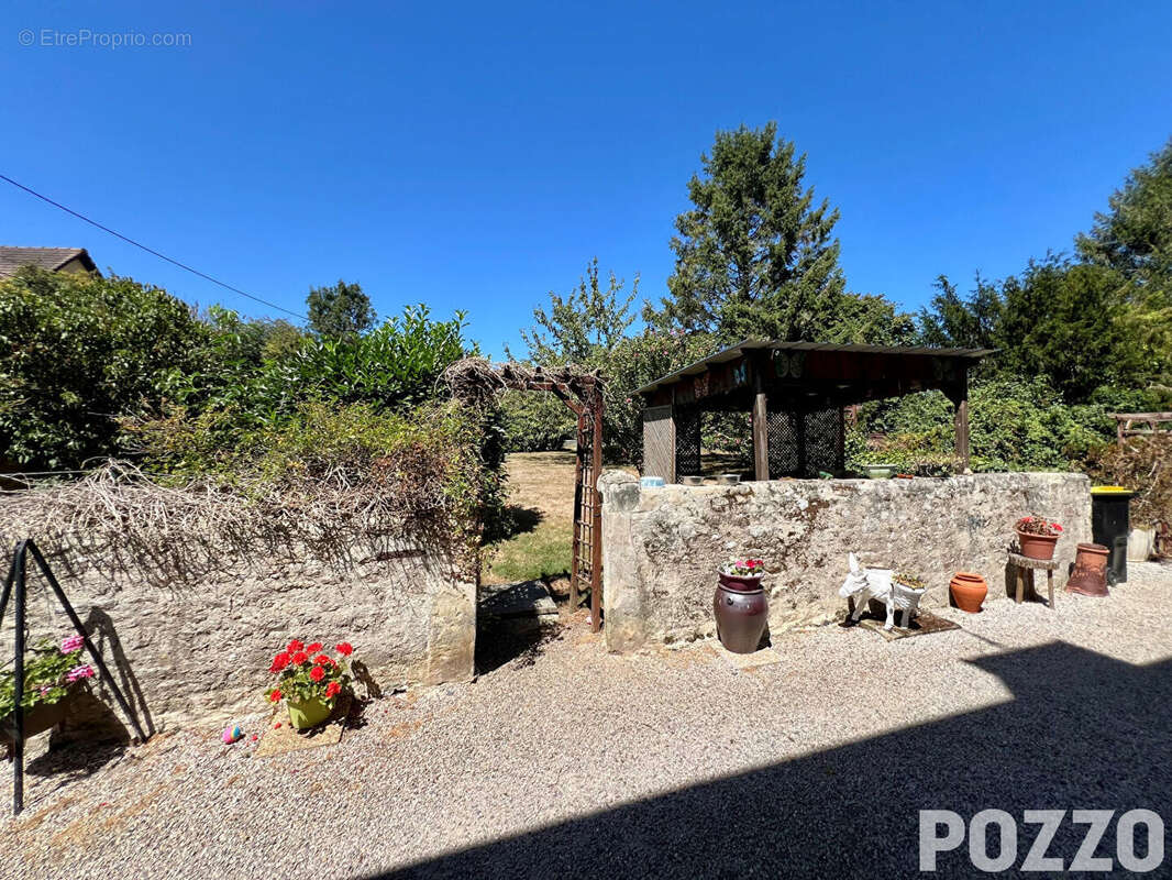 Longère en pierres parfaitement au calme proche BAYEUX - photo 11