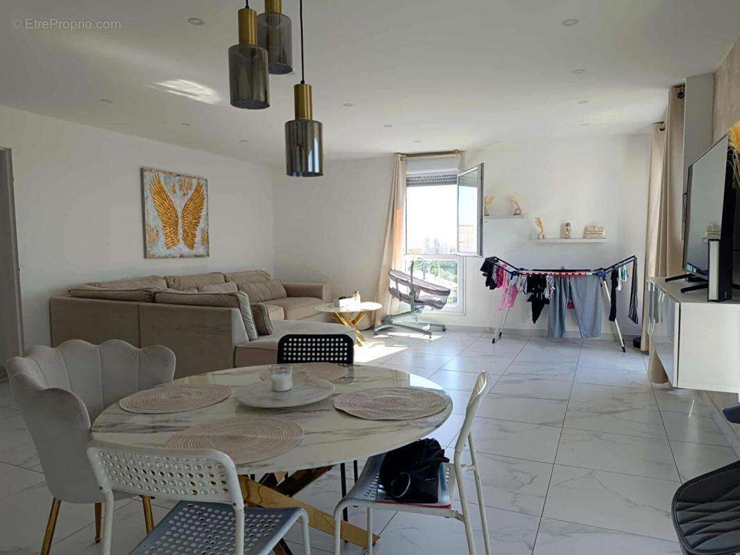 Appartement à PORT-DE-BOUC