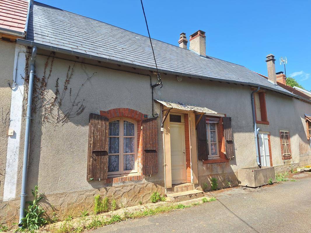 Maison à SENS-BEAUJEU