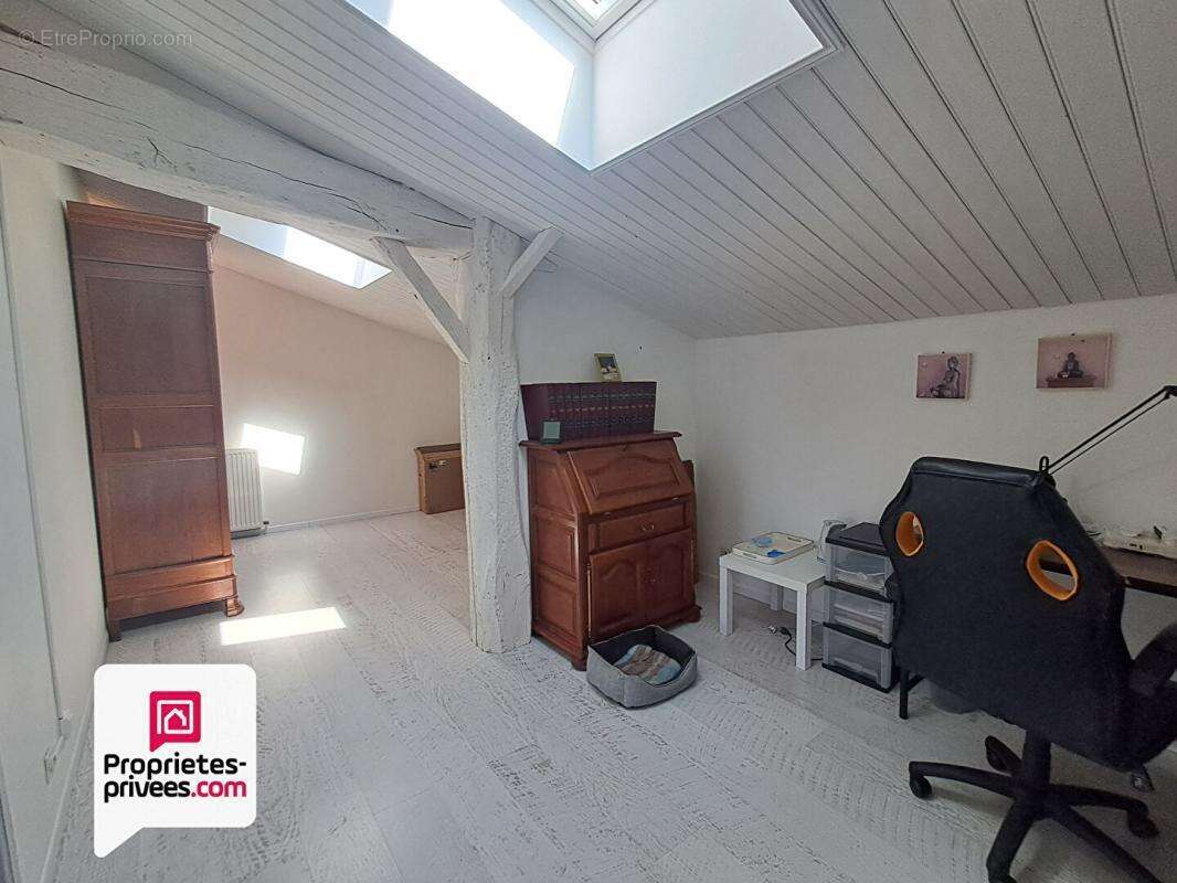 Vaste maison parfait etat de 245 m2 5 chambres  3 garages - photo 14