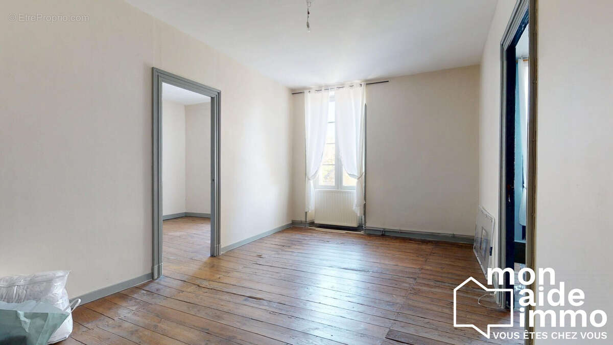 Appartement à PRECHAC