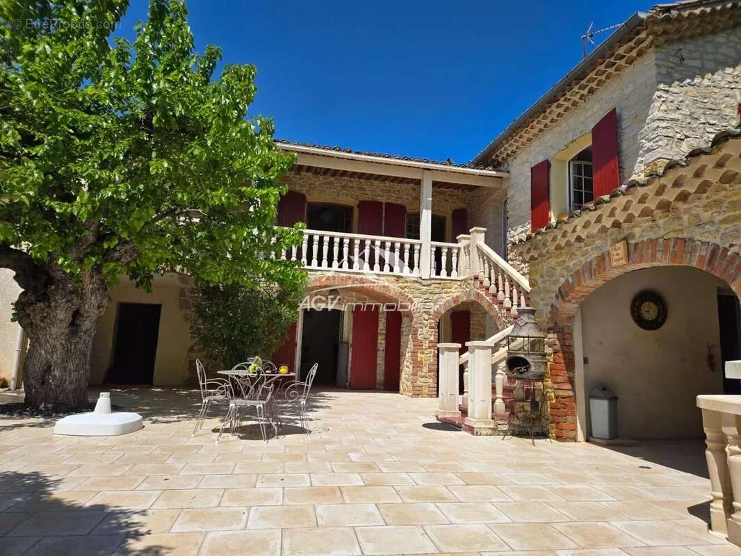 Maison à ALLEGRE-LES-FUMADES