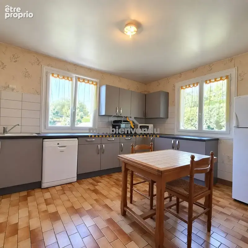 Maison 7 pièces 145 m² à vendre à Vic-Sur-Cere (15800) - photo 3