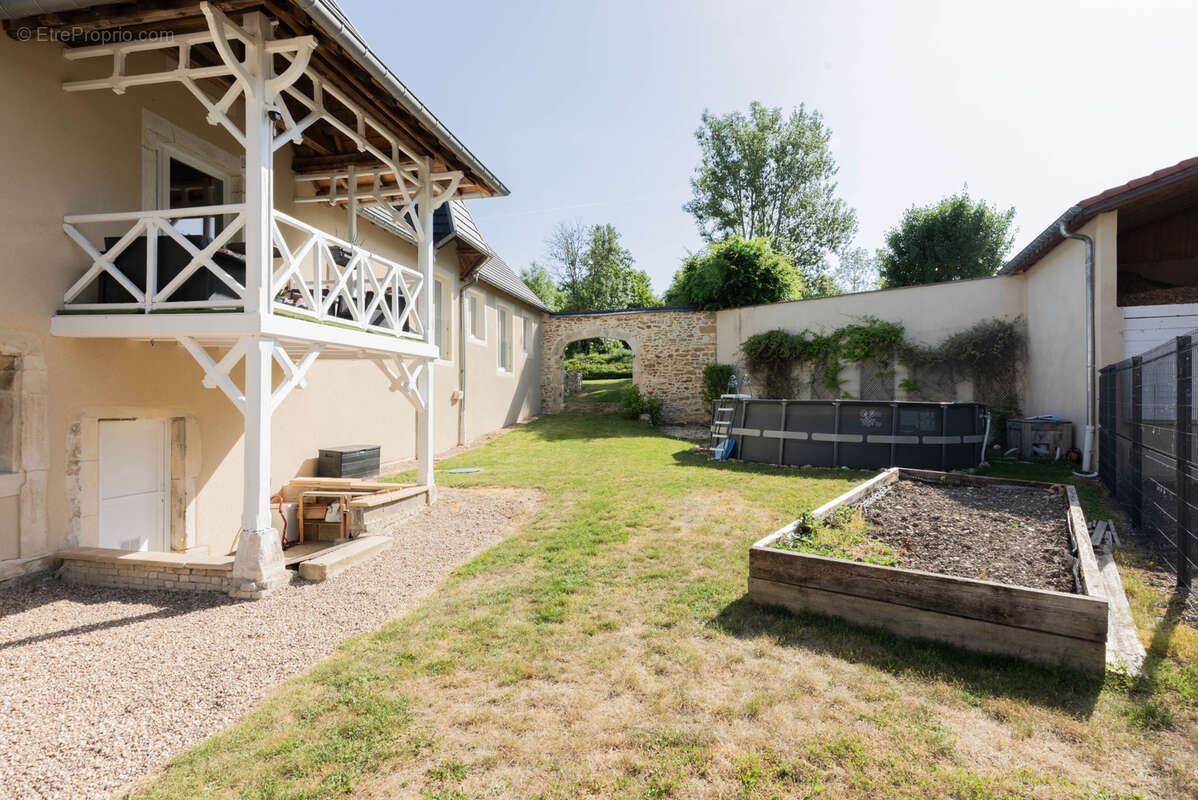 Maison à CHAMPEY-SUR-MOSELLE