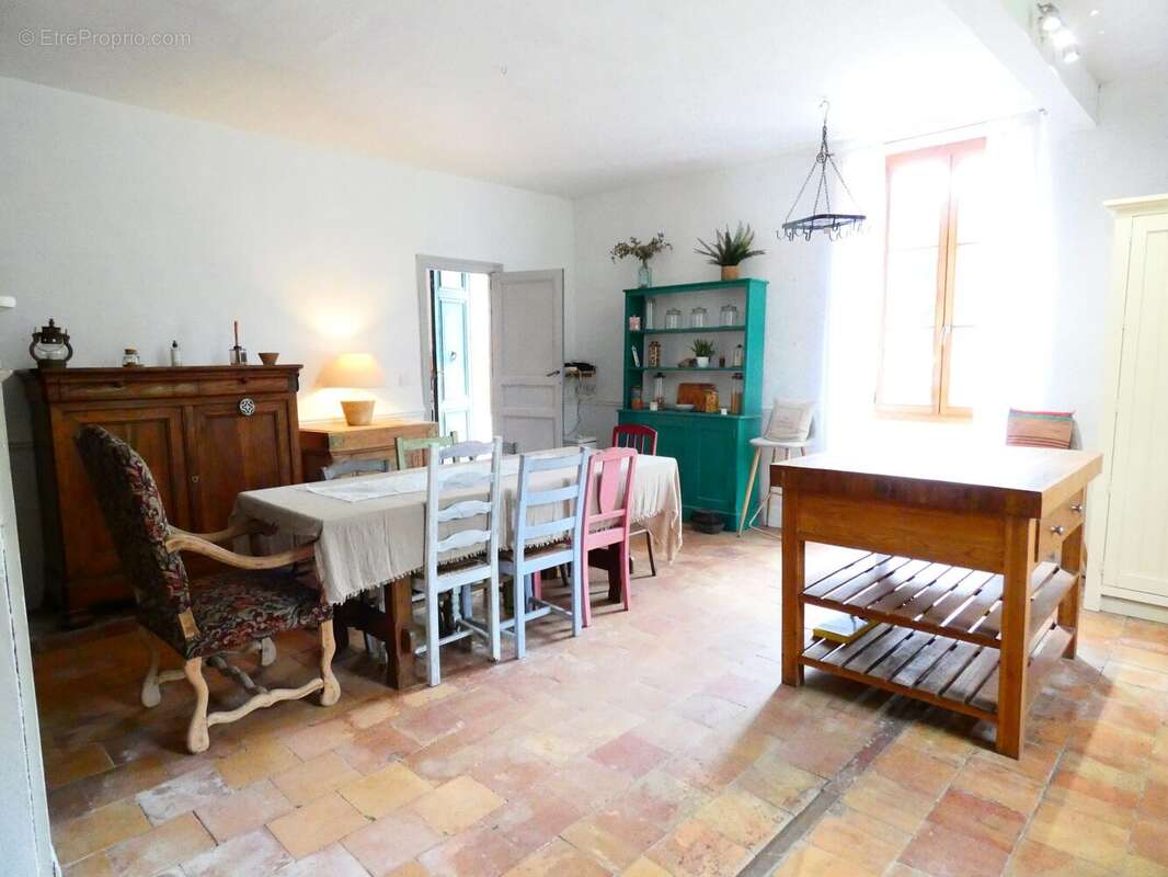 L'Isle-en-Dodon, Haute Garonne, charmante maison spacieuse avec ruisseau, cadre rural, cuisine/salle à mangercharming spacious house with stream, rural setting kitchen/diner - Maison à L'ISLE-EN-DODON
