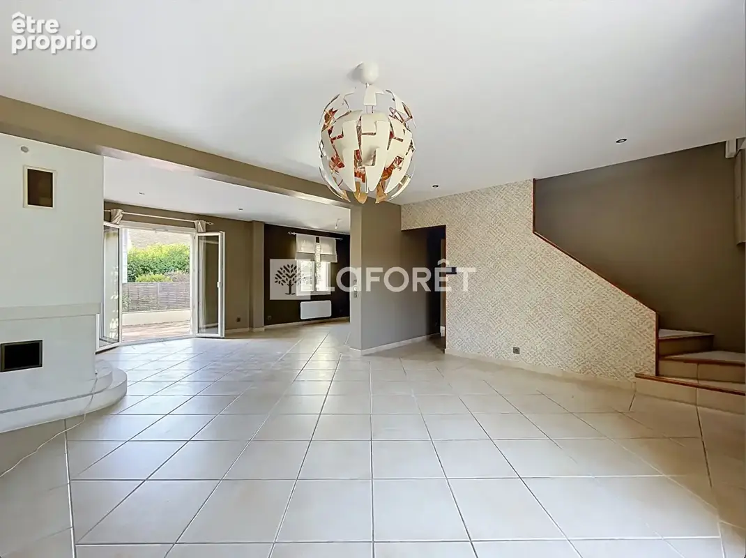 Limeil-Brévannes - Maison 135 m² 5 chambres, jardin, garage, DPE C - photo 2