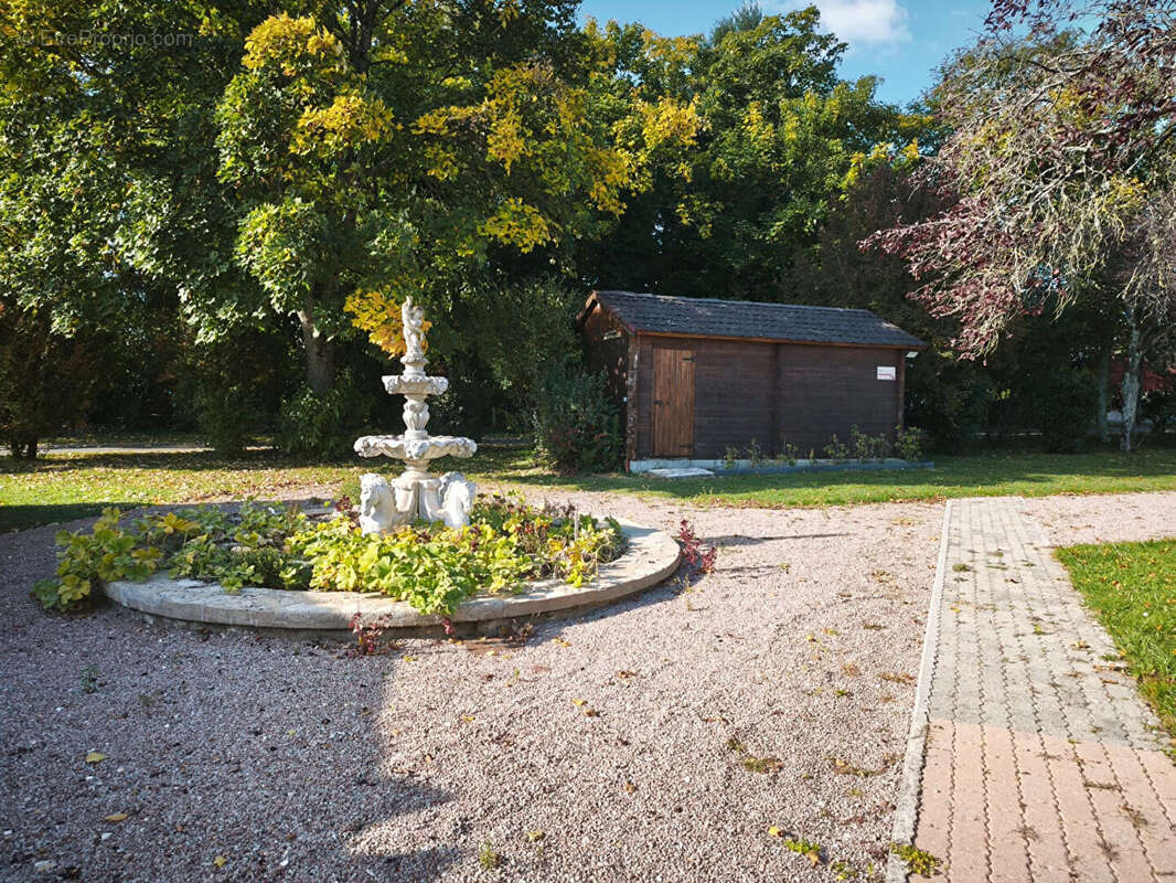 Commerce à POUILLY-SUR-LOIRE