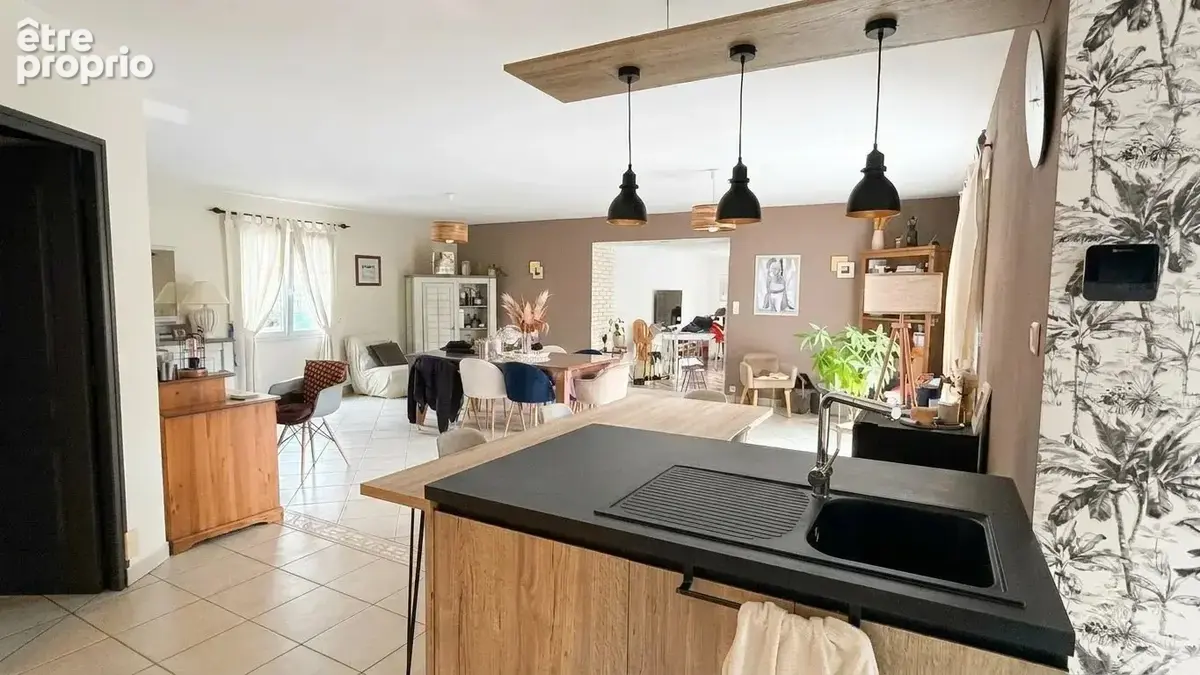 Maison familiale de 167 m² avec piscine – Mauves-sur-Loire (Nantes Métropole) - photo 4